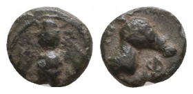 IONIA, Ephesos. Circa 200-190 BC. Æ.

Weight: 0,4 gr
Diameter: 7,5 mm