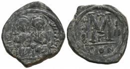 JUSTIN II, with SOPHIA (565-578). Follis. 

Weight: 15 ggr
Diameter: 28,6 mm