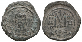 MAURICE TIBERIUS. 582-602 AD. Æ Follis, Constantinople.

Weight: 12,1 gr
Diameter: 30,9 mm