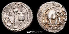 Julius Caesar Silver Denarius 3,70 g., 18 mm. Gaul 49 B.C. Near extremely fine