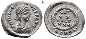 Theodosius II AD 402-450. Constantinople. Siliqua AR