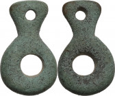 Bronze proto money or pendant. Celtic. 18x10 mm.