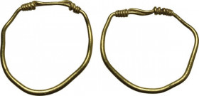 Pair of gold earrings. Roman, 1st-2nd century AD. 12 mm. 1.04 g.