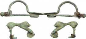 Lot of two (2) bronze fibulae. Roman period. 46 mm.