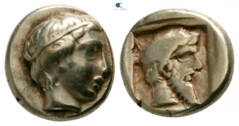 Lesbos. Mytilene circa 454-427 BC. 
Hekte EL

9mm., 2,53g.

Young male head...