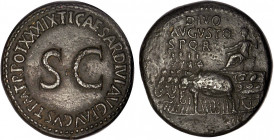 TIBÈRE (14-37) en l'honneur d'AUGUSTE
Sesterce : Auguste assis sur un char ornementé traîné à gauche par 4 éléphants montés de 4 cornacs
 - TTB 40 (...