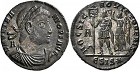 VÉTRANION (350)
Maiorina : Vétranion debout à gauche portant le labarum, se faisant couronner par une Victoire debout derrière lui
 - SUP 58 (SUP)
...