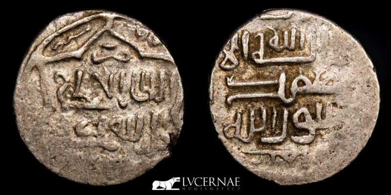 1/2 Silver dirham to classify.

1,44 g., 14 mm.

Good very fine condition. Light...