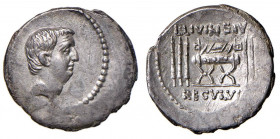 Livineia - L. Livineius Regulus - Denario (42 a.C.) Testa di Livineio Regolo a d., attorno, leggenda - R/ Sedia curule tra due fasci - B. 8; Cr. 494/3...