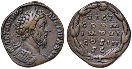 Marco Aurelio (161-180) Sesterzio - Busto laureato a d. - R/ Scritta in corona d’alloro - RIC 1091 AE (g 23,44) R
BB+/SPL