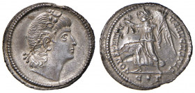 Costantino II (337-340) Siliqua (Costantinopoli) Testa diademata a d. - R/ La Vittoria andante a s. - RIC 15 AG (g 2,69) RR Tondello deformato e con s...