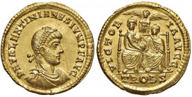 Valentiniano II (375-392) Solido (Treveri) Busto diademato a d. - R/ Gli imperatori seduti di fronte con globo, dietro, la Vittoria - RIC 49c AU (g 4,...