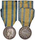 MEDAGLIE PORTATIVE DEI SAVOIA Medaglia CINA 1900 - 1901 - AG (g 13,56 - Ø 31 mm) Con nastrino
SPL