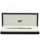 MONTBLANC Penna stilografica - Serie MEISTERSTÜCK. Corpo della penna in pregiata resina nera e finiture dorate. Pennino M bicolore in oro 585. Lunghez...