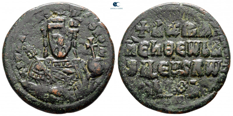 Romanus I Lecapenus AD 920-944. Constantinople
Follis Æ

28 mm, 8,26 g


...
