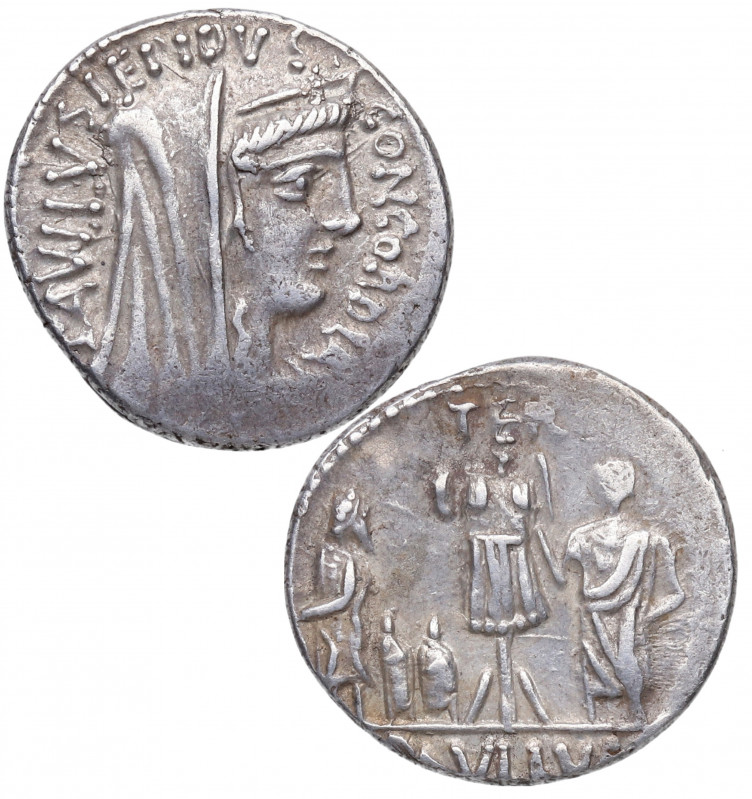 62 a. C. Gens Aemilia. Roma. Denario. Ag. 3,95 g. CONCORDIA. Busto diademado y d...
