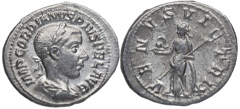 240 d.C. Gordiano III (238-244 d.C). Roma. Denario. RSC 347 – RIC 131. Ag. 3,23 ...