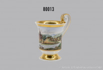 KPM-Ansichtentasse, Porzellan, polychrome Bemalung und Goldstaffage, umseitig Landschaftsszenerie, H Tasse 11,5 cm, Tasse mit unterglasurblauer Zepter...