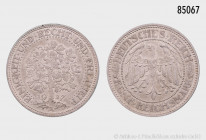 Weimarer Republik, 5 RM 1927 A, Eichbaum, 500er Silber, 25,08 g, 36 mm, Jaeger 331, kleine Randfehler, schöne Patina, fast vorzüglich