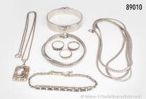 Konv. Silberschmuck, Armreif, 925er Silber, Mexiko, Silberkette, L ca. 49 cm, mit Anhänger, Armband, L ca. 18 cm, 925er Silber, 3 kleine Ringe, 1 Armr...