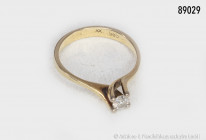 Schöner Verlobungsring, 585er Gelbgold, mit einem Brillanten ca. 0,2 Karat, 2,67 g, Ringgröße 55, guter Zustand