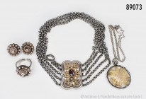 Konv. Silberschmuck (Trachtenschmuck), bestehend aus fünfreihiger Kette, 825er Silber, wohl Österreich/Böhmen, mit Granat, L ca. 34 cm, 1 Paar Ohrstec...