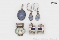 Konv. Silberschmuck, bestehend aus 2 Paar Ohrringen, dabei einmal mit Opal, dazu 2 Anhänger mit Opalen, alles 925 Silber, Gesamtgewicht ca. 17,8 g, gu...