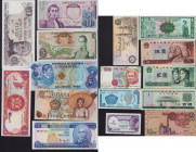 Lot of World paper money: China, Barbados, Colombia, Italia, Venezuela, Egypt, Philippines, Ghana, Paraguay, Trinidad and Tobago, Argentina (16)
Vario...