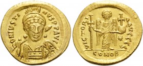Justin I, 518-527. Solidus (Gold, 20 mm, 4.49 g, 6 h), Constantinople, 6th officina, 522-527. D N IVSTI-NVS P P AVG Helmeted, diademed and cuirassed b...
