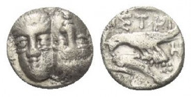 Moesia Inferior. Istros.

 Hemiobol (Silber). Ca. 340 - 313 v. Chr.
Vs: Zwei jugendliche, männliche Köpfe nebeneinander en face, der rechte umgekeh...