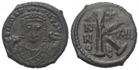 Mauricius Tiberius (582 - 602 n. Chr.).

 1/2 Follis (20 Nummi). 594 / 595 n. Chr. (Jahr 13). Antiochia (Theoupolis).
Vs: D N MAU - CN P AV. Gekrön...