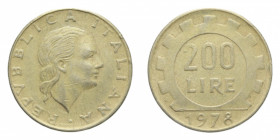200 LIRE 1978 LAVORO MEZZA LUNA SOTTO IL COLLO AD INCUSO BA. 5,02 GR. BB+