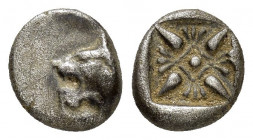 Obol AR
Ionia, Miletos, late 6th-early 5th century BC, Forepart of lion right, head left / Stellate pattern within incuse square
8 mm, 1,02 g