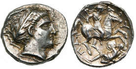 ROYAUME DE PEONIE, Patraos (340-315), AR tétradrachme. D/ T. l. d''Apollon à d. R/ Cavalier coiffé d''un casque avec une haute crête, terrassant de sa...