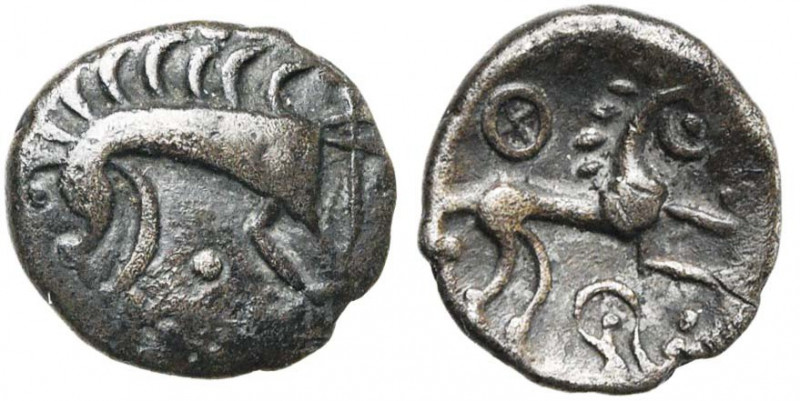 ILE DE BRETAGNE, Iceni, AR unité, 35-25 av. J.-C. D/ Sanglier à d. Au-dessus, ce...