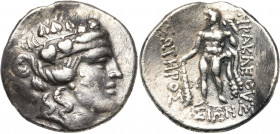 TRANSYLVANIE, AR tétradrachme. Imitation de Thasos. D/ T. de Dionysos à d., cour. de lierre. R/ Héraclès deb. de f., t. à g., ten. sa massue. A g., ....