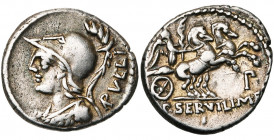 P. Servilius Rullus, AR denier, 100 av. J.-C., Rome. D/ RVLLI B. casqué, cuir. de Minerve à g. R/ Victoire ten. les rênes et une palme, conduisant un ...