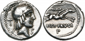 L. Piso Frugi, AR denier, 90 av. J.-C., Rome. D/ T. l. d''Apollon à d. Derrière, double hache. Sous le menton, S. R/ Cavalier galopant à d., ten. une ...