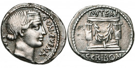 L. Scribonius Libo, AR denier, 62 av. J.-C., Rome. D/ T. diad. de Bonus Eventus à d. A d., BON EVENT. Derrière la nuque, LIBO. R/ Autel orné d''une gu...