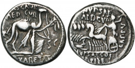 P. Hypsaeus et M. Aemilius Scaurus, AR denier, 58 av. J.-C., Rome. D/ M· SCAVR/ AED· CVR/ EX-S·C/ REX ARETAS Le roi Aretas de Nabatée agenouillé devan...