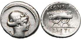 C. Considius Paetus, AR denier, 46 av. J.-C., Rome. D/ T. l. d''Apollon à d. Derrière le cou, A. R/ Chaise curule, sur laquelle est posée une couronne...