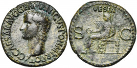 CALIGULA (37-41), AE as, 37-38, Rome. D/ C CAESAR AVG GERMANICVS PON M TR POT T. nue à g. R/ VESTA/ S-C Vesta voilée et dr., assise à g. sur un trône,...