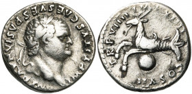 TITUS Auguste (79-81), AR denier, 79, Rome. D/ IMP TITVS CAES VESPASIAN AVG P M T. l. à d. R/ TR P VIIII IMP XIIII COS VII Capricorne à g. En dessous,...