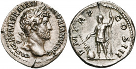HADRIEN (117-138), AR denier, 119-123, Rome. D/ IMP CAESAR TRAIAN- HADRIANVS AVG T. l. à d. R/ P M TR P - COS III L''empereur deb. à g., en tenue mili...