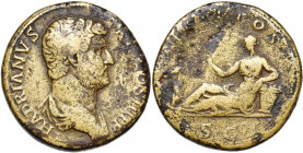 HADRIEN (117-138), AE sesterce, 119-138, Rome. D/ HADRIANVS AVG COS III PP B. dr. à d. R/ AEGYPTOS/ SC L''Egypte étendue à g., le bras g. appuyé sur u...