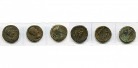 HADRIEN (117-138), lot de 3 p.: sesterce, R/ RESTITVTORI ORBIS TERRARVM Hadrien relevant une femme tourelée agenouillée devant lui; sesterce, R/ RESTI...