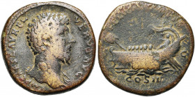 LUCIUS VERUS (161-169), AE sesterce, 162-163, Rome. D/ IMP CAES L AVREL VERVS AVG T. à d., l''épaule g. dr. R/ FELIC AVG-TR P III/ S-C/ COS II Bateau ...