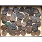lot de 59 antoniniens, dont: Tetricus Ier, R/ Pax (2), Hilaritas (2), Victoire, Fides, Jupiter, Virtus, Salus (2); Tetricus II, R/ Victoire, Instrumen...