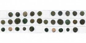 lot de 4 centenionales et 8 folles: Constantin II César (4), Crispus, Constance II César (2, dont 1 SUP) et Auguste (3), Constant (3), Delmatius (2), ...