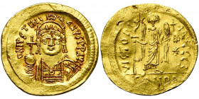 Justinien Ier (527-565), AV solidus, 538-542, Constantinople. Off. S. D/ B. casqué, cuir. de f., ten. un gl. cr. et un bouclier. R/ VICTORI-A AVGGGS/ ...